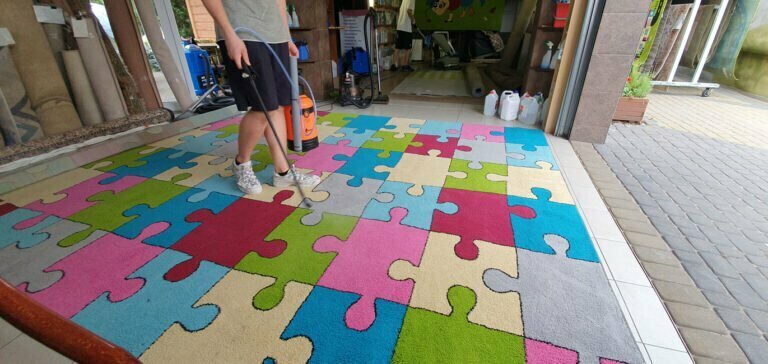 Wezwij na pomoc pralnię dywanów – nie eksperymentuj!